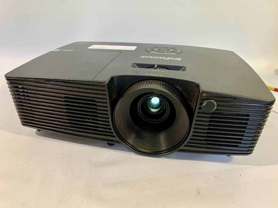 InFocus IN220 DLP Projector