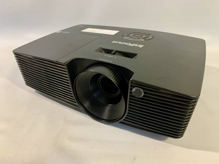 InFocus IN220 DLP Projector