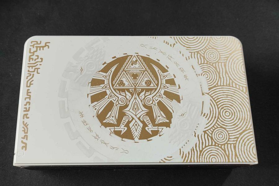 Nintendo Switch OLED TOTK Edition + Hori Split Pad Pro Zelda Gamepad