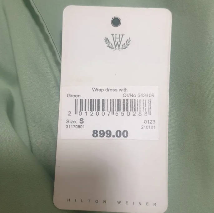 Beautiful Hilton Weiner Ladies Wrap Dress !