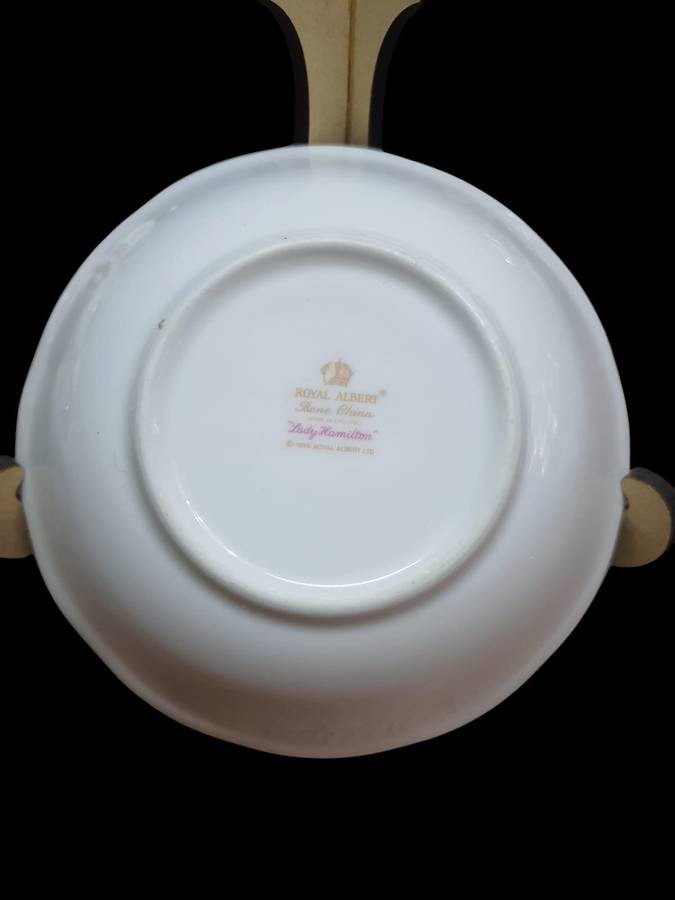 Royal Albert Lady Hamilton 20Pc dinner set