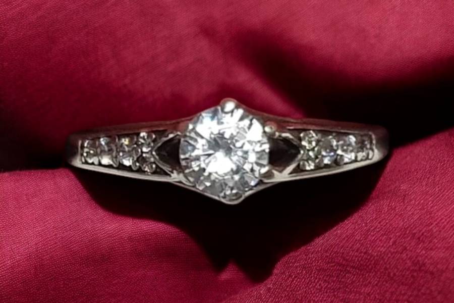 Sterling Silver ring with clear stones