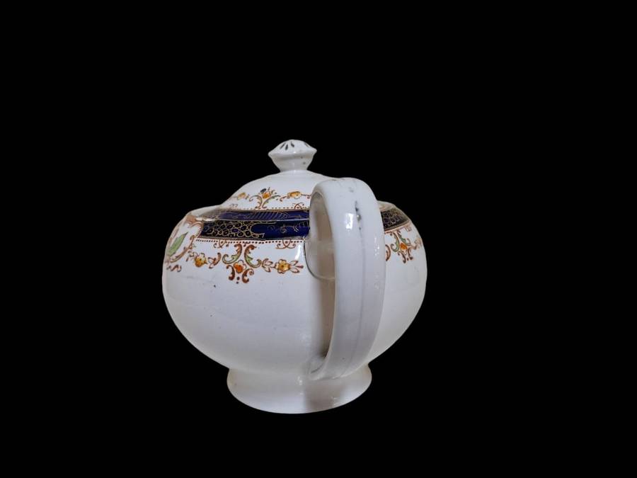 Antique Hampton Staffordshire 6 cup Tea Pot