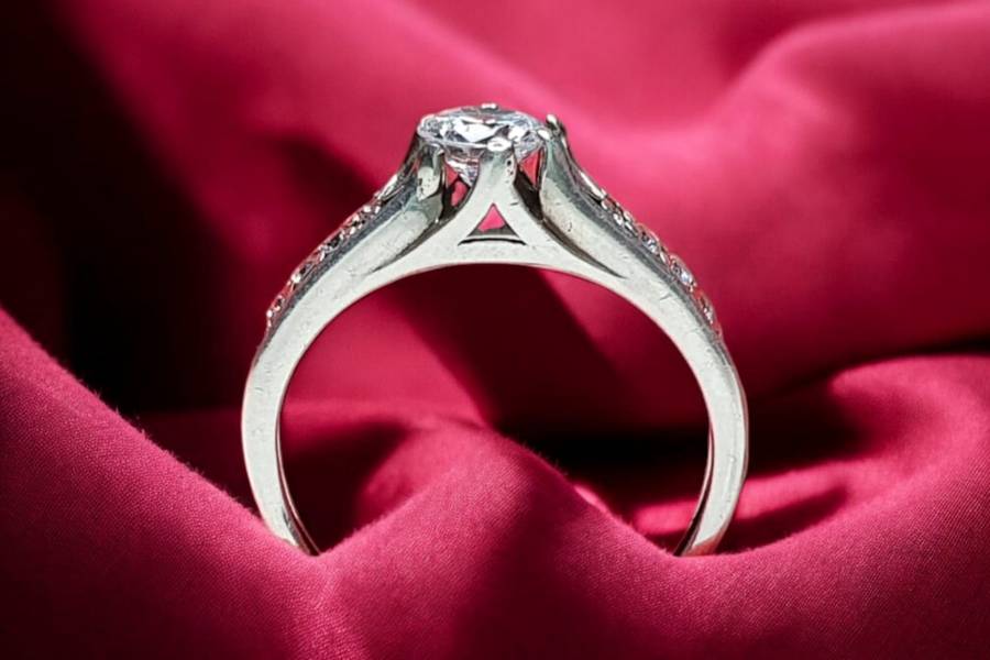 Sterling Silver ring with clear stones