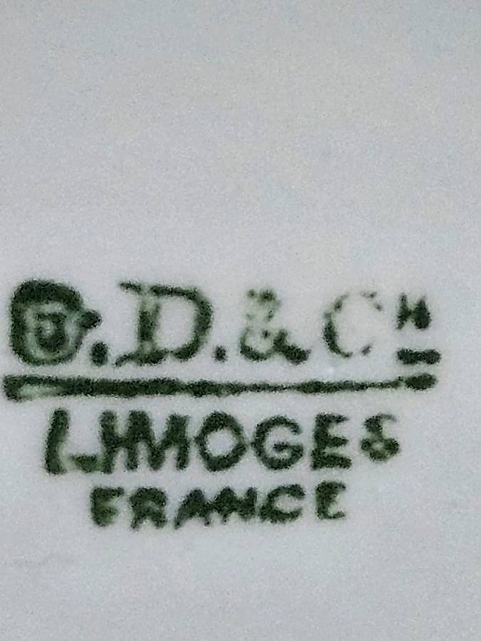 D&C Limoges Round Trinket Box