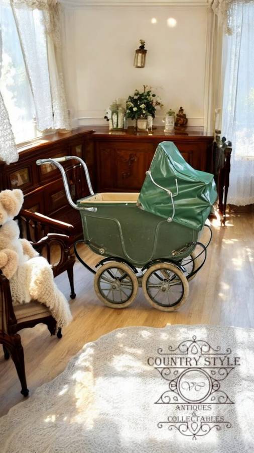 Triang 1930's dolls pram