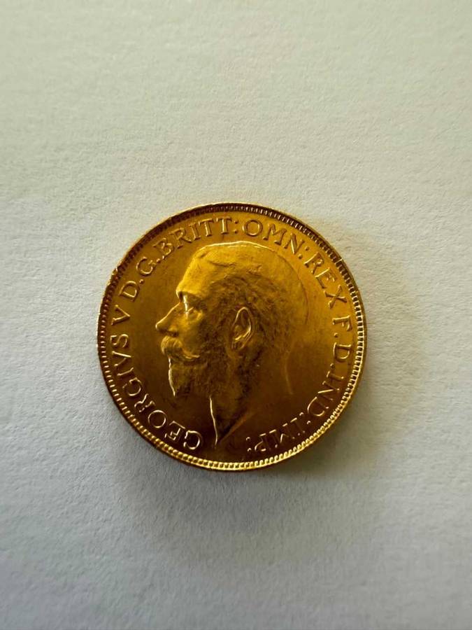 English 1 pond gold coin 1925
