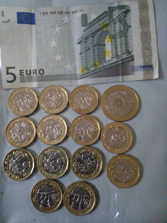 5 Euro and Pound