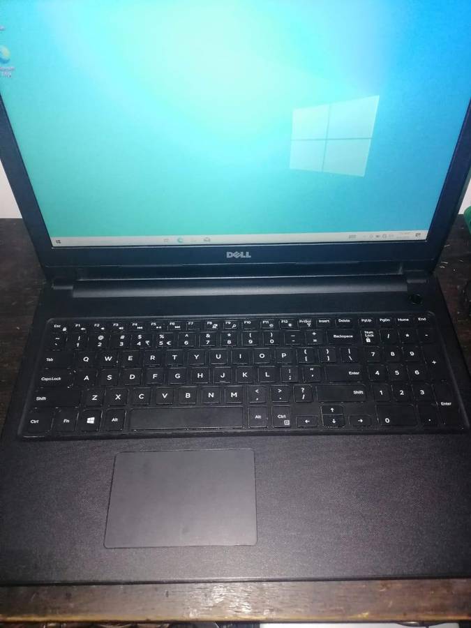 Dell Inspiron 15 Laptop with Core i3, 4GB RAM and 1000GB Hard drive