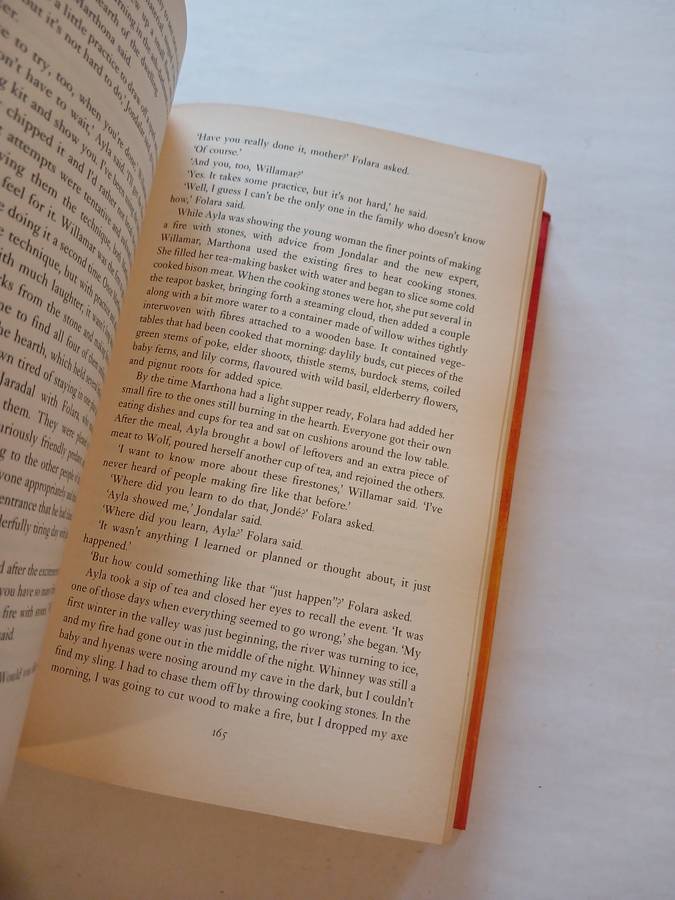 The Shelters of Stone by Jean M. Auel, Earth's Children, First Edition