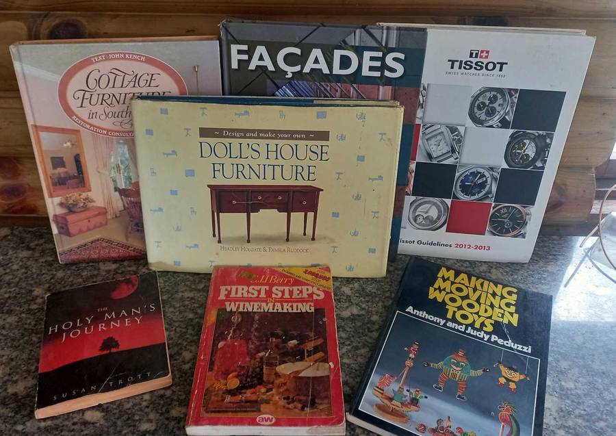 MAGAZINE AND BOOK BUNDLE