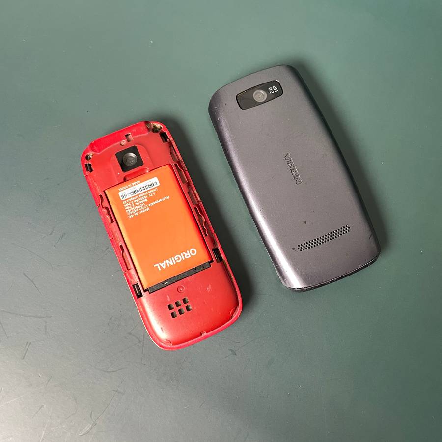 2 x Nokia Phones