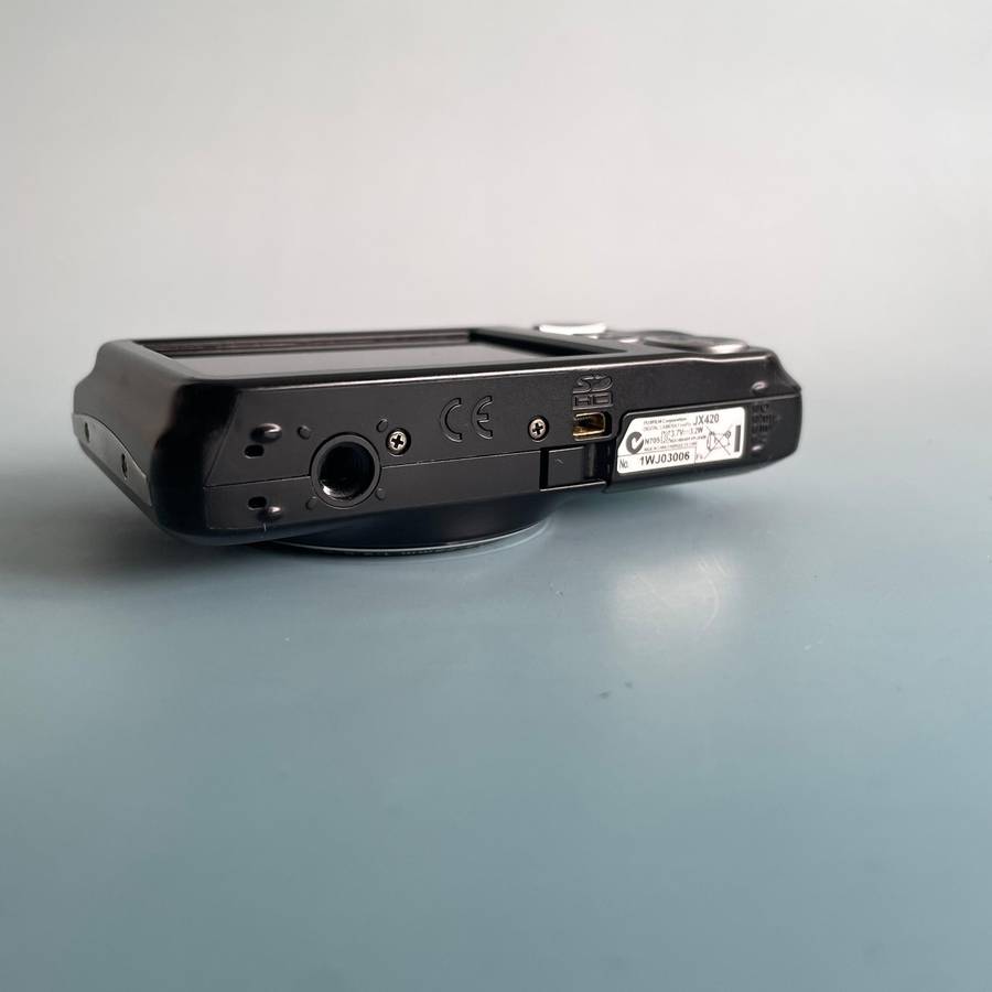 Fujifilm JX420 Digital Camera (No Charger)