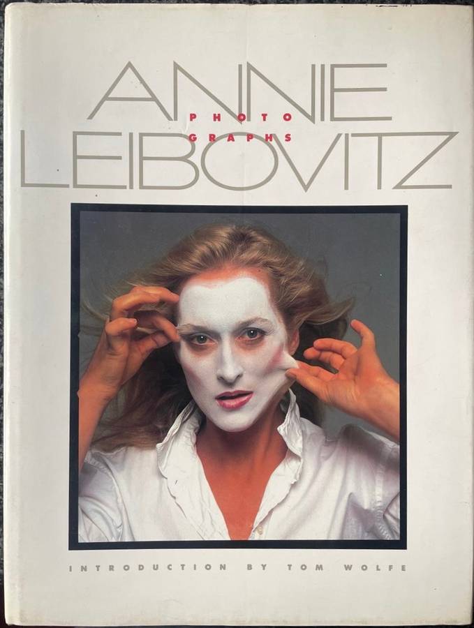 ANNIE LEIBOVITZ PHOTOGRAPHS