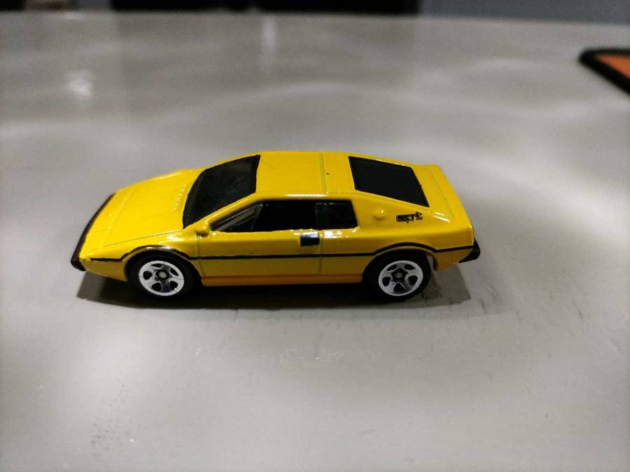 Hot Wheels Lotus Esprit S1 Yellow Loose