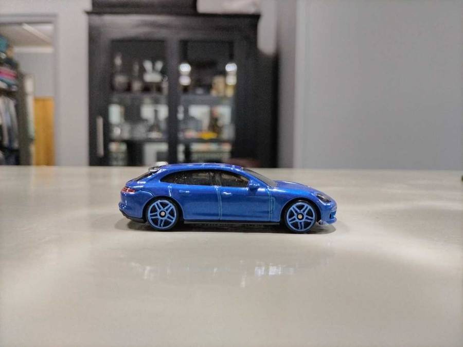 Hot Wheels Porsche Panamera Turbo S E-Hybrid Loose