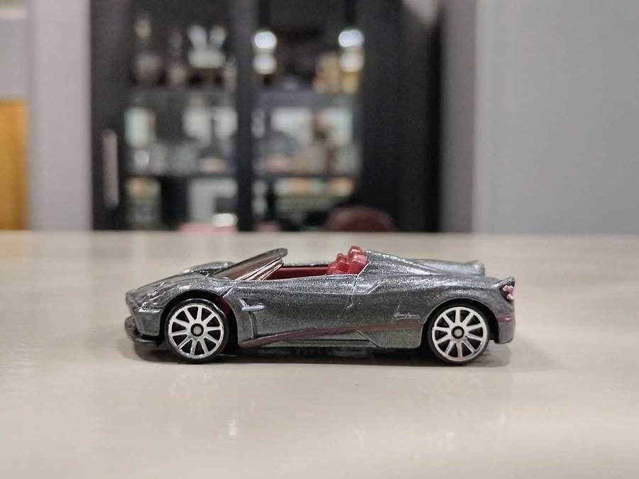 Hot Wheels '17 Pagani Huayra Roadster