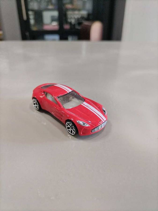 Hot Wheels Aston Martin One-77 Loose