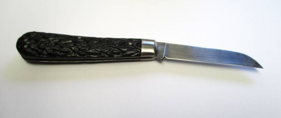Sheffield made folding knife - Eye Witness