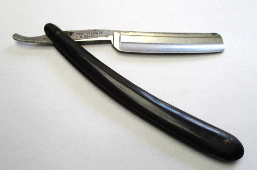 Vintage Bismark Cut throat razor / straight razor