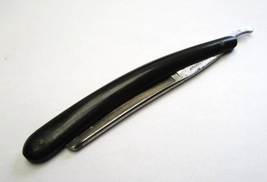 Vintage Bismark Cut throat razor / straight razor