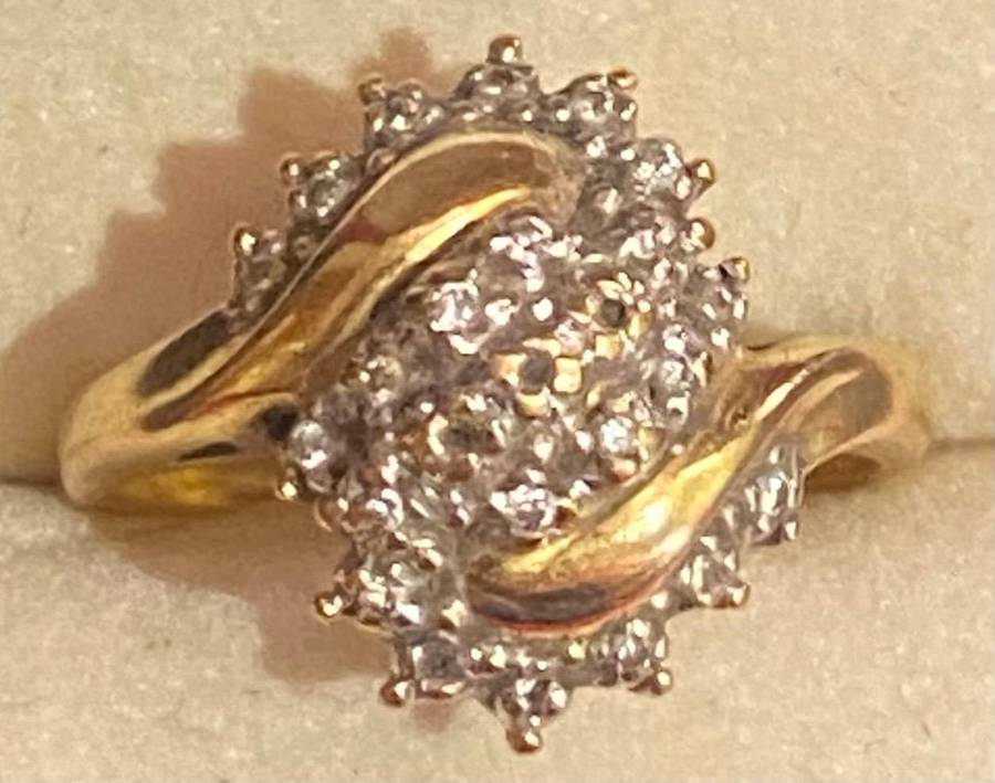 18ct Yellow Gold ,Diamond Cluster Ring