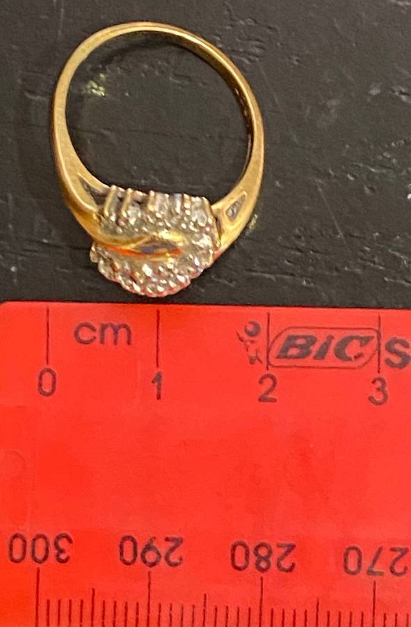 18ct Yellow Gold ,Diamond Cluster Ring