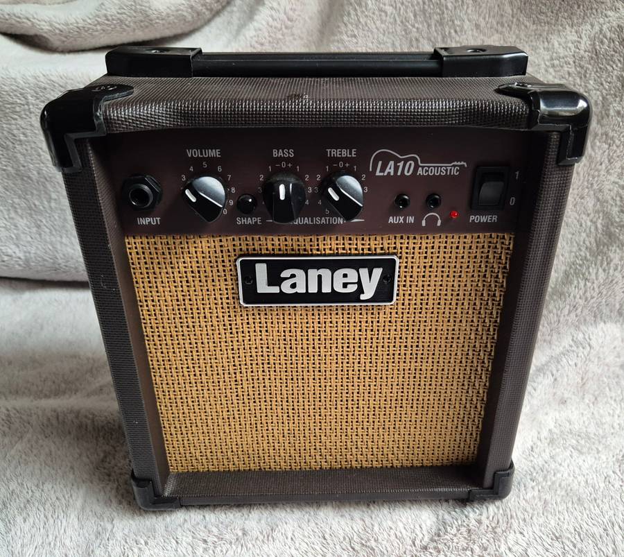 Laney LA10 Acoustic Guitar Amp