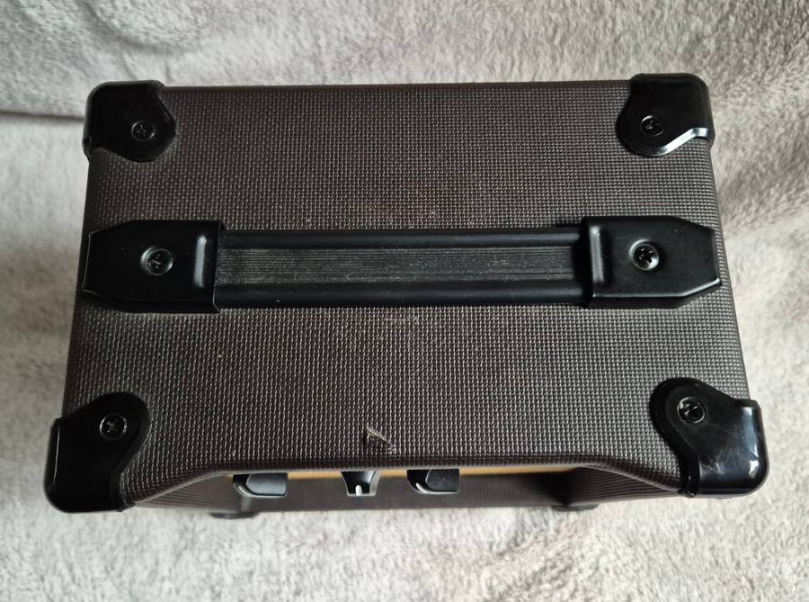 Laney LA10 Acoustic Guitar Amp