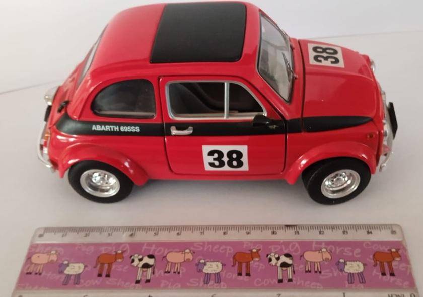 Road Signature 1963 Fiat Abarth 695SS Rally Car 1:18