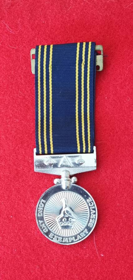 ZIMBABWE - POLICE LONG AND EXEMPLARY SERVICE MEDAL - FULL SIZE
