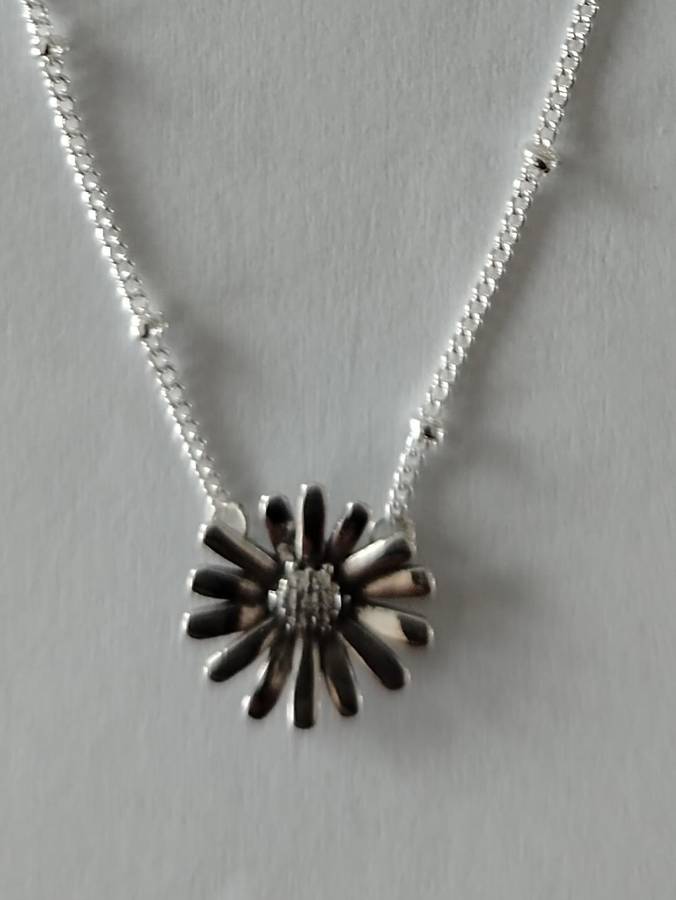 925 Silver Daisy Necklace