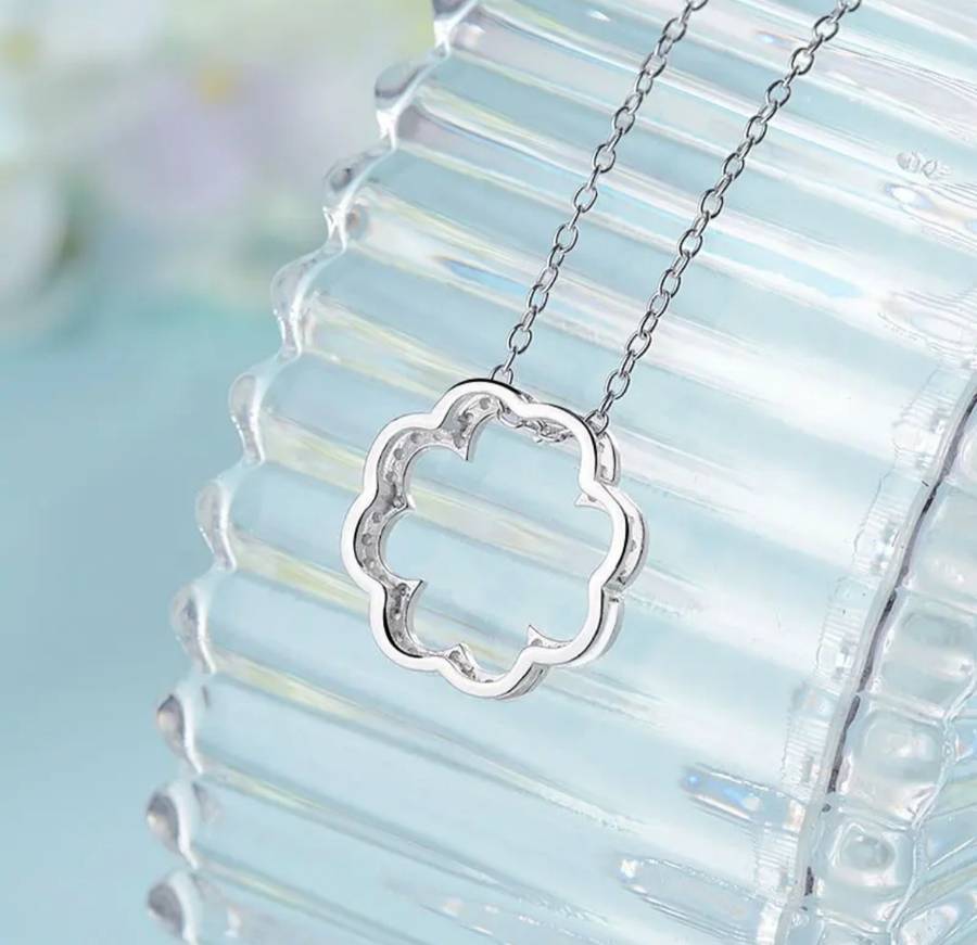 925 Silver Scrunched Scallops CZ Necklace