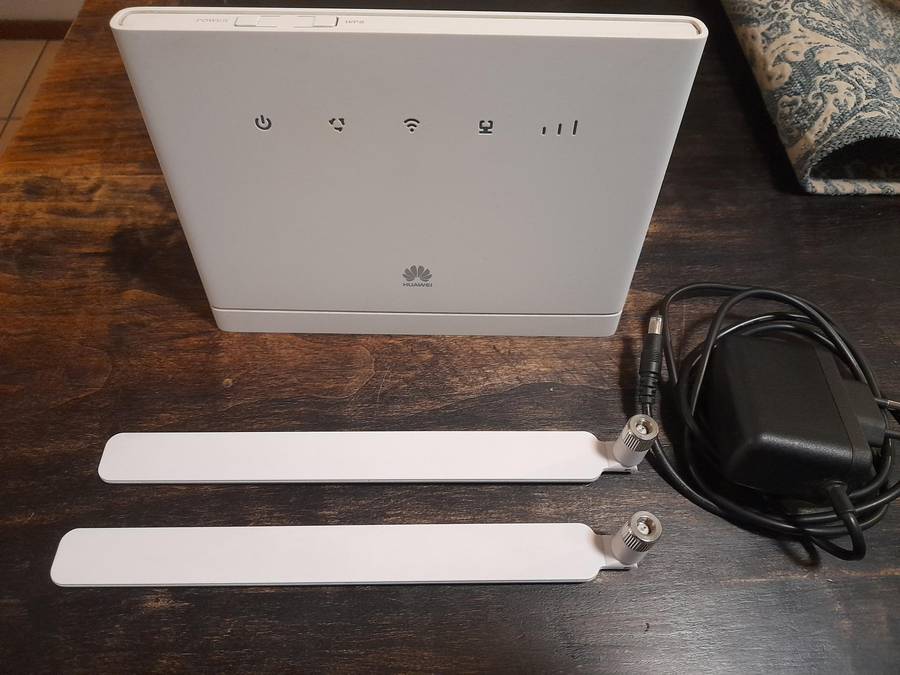 Huawei LTE B315s-22 Router + Netis Wifi Extender