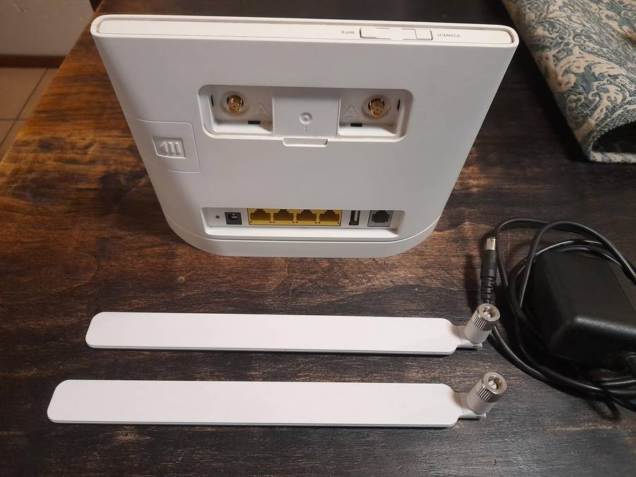 Huawei LTE B315s-22 Router + Netis Wifi Extender