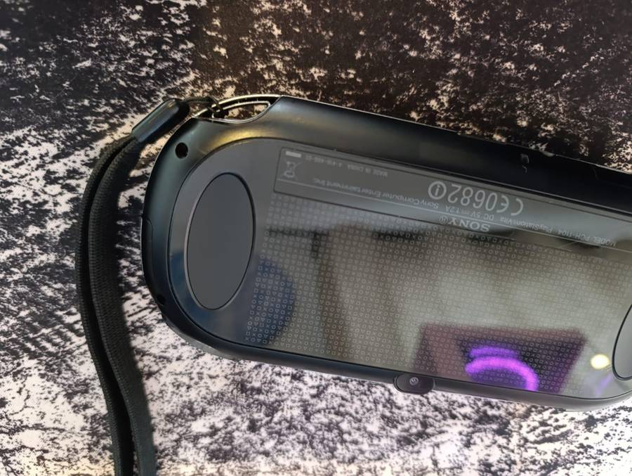 PlayStation Vita (PSVita) PCH-1104 3G/Wi-Fi + Enso CFW + 256GB Storage