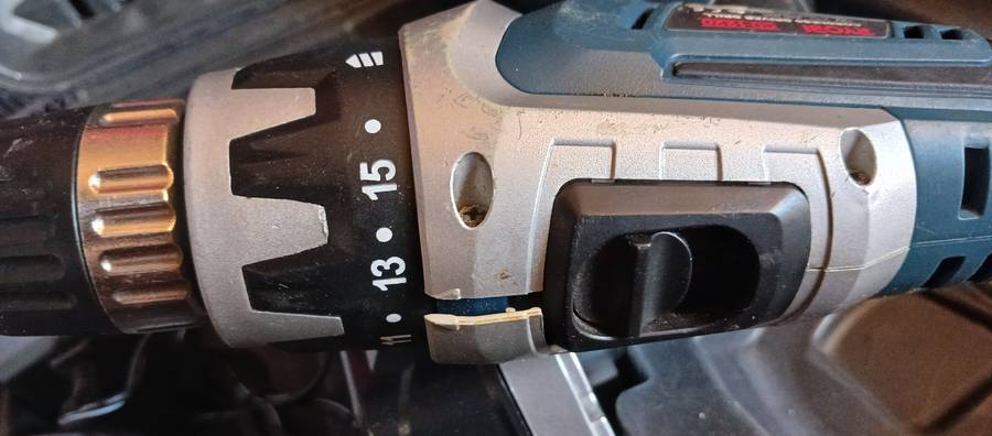 Please Read - Cosmetics - Ryobi 12V Cordless Driver Drill (CD-1220)