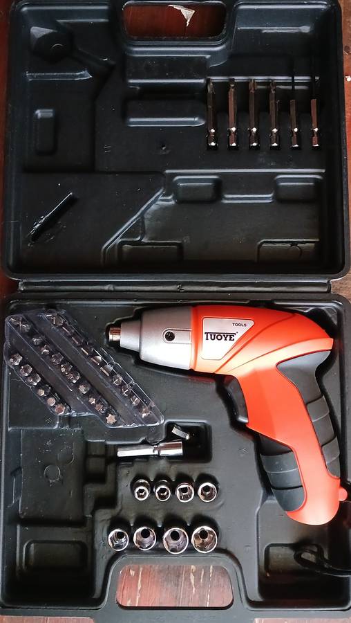 Cordless Drill Set (Please Read - Requires Charger)