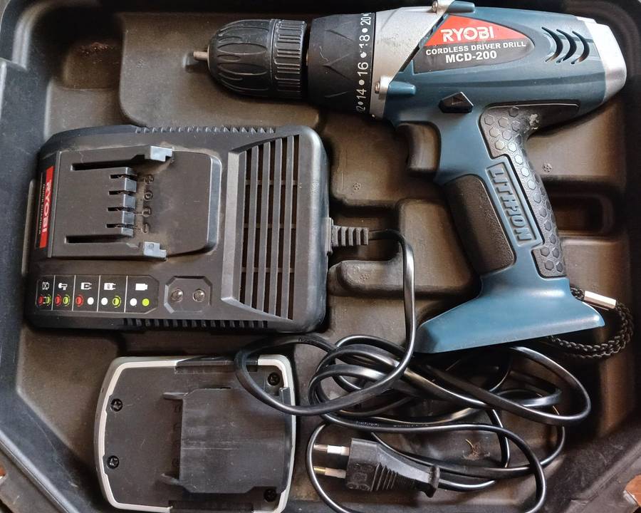 Ryobi 20v Cordless Drill (Spares/Restoration)