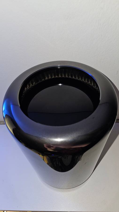 Apple Mac Pro Trashcan | Intel Xenon E5 3.9Ghz, 12GB Ram, 1TB SSD | Monster Specs