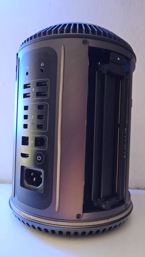 Apple Mac Pro Trashcan | Intel Xenon E5 3.9Ghz, 12GB Ram, 1TB SSD | Monster Specs