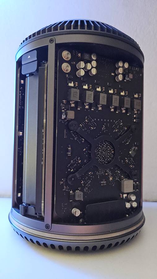 Apple Mac Pro Trashcan | Intel Xenon E5 3.9Ghz, 12GB Ram, 1TB SSD | Monster Specs
