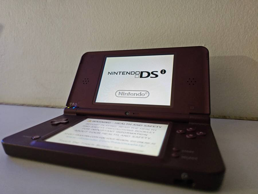 Nintendo DS XL - Red
