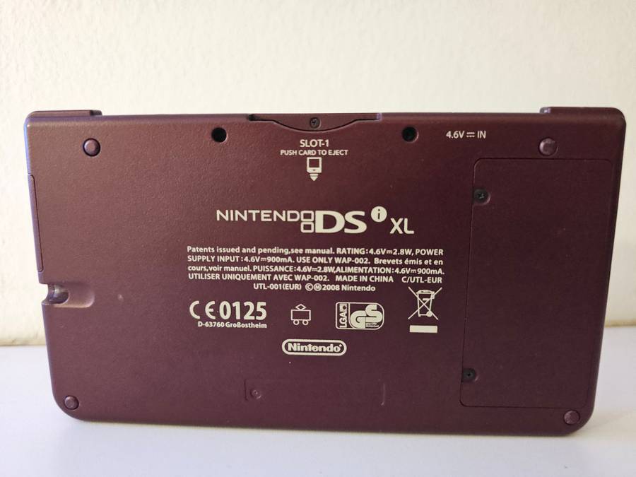 Nintendo DS XL - Red