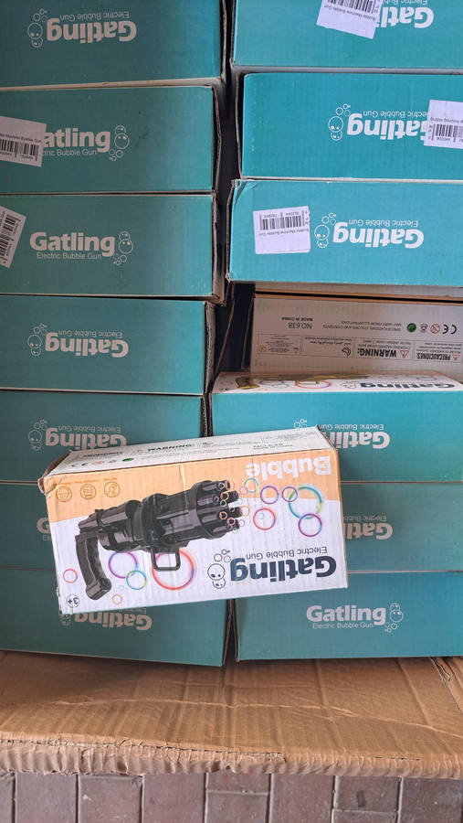 100 electric bubble gun toys