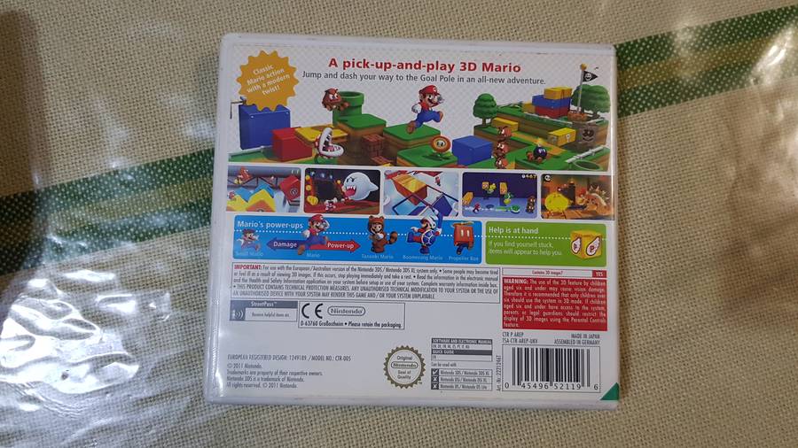 Nintendo 3DS game - Super Mario 3D Land