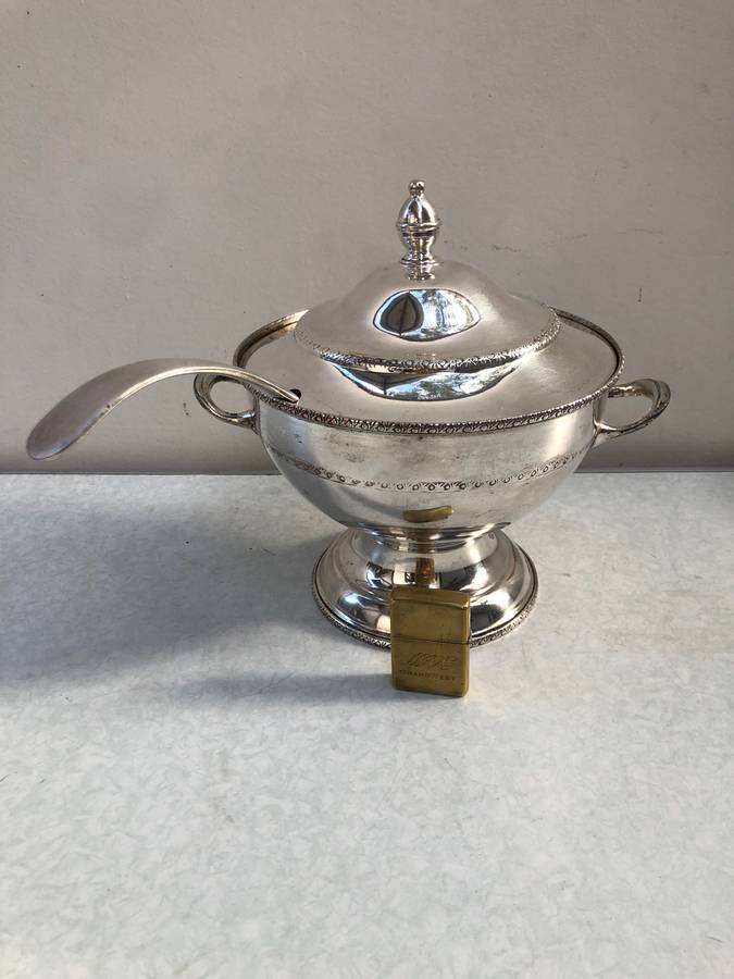 Lovely Seranco silver plated lidded tureen with a large serving ladle