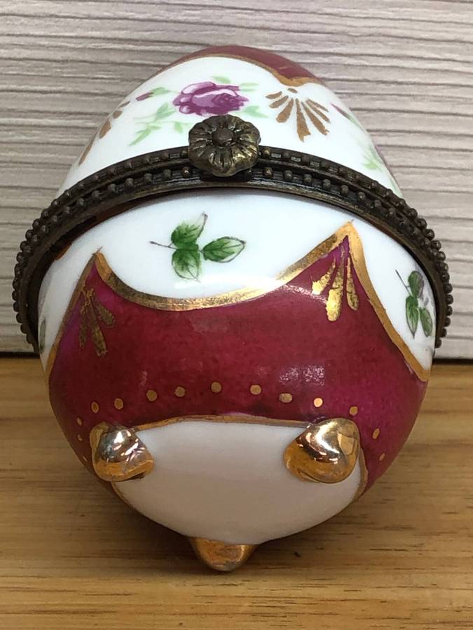 Limoges decorative porcelain opening egg - hand painted