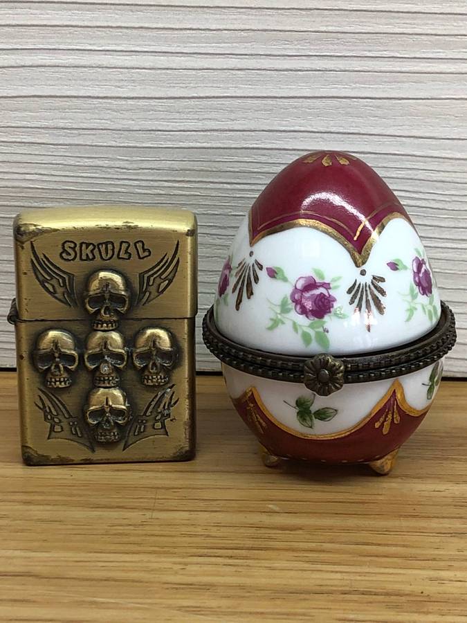 Limoges decorative porcelain opening egg - hand painted