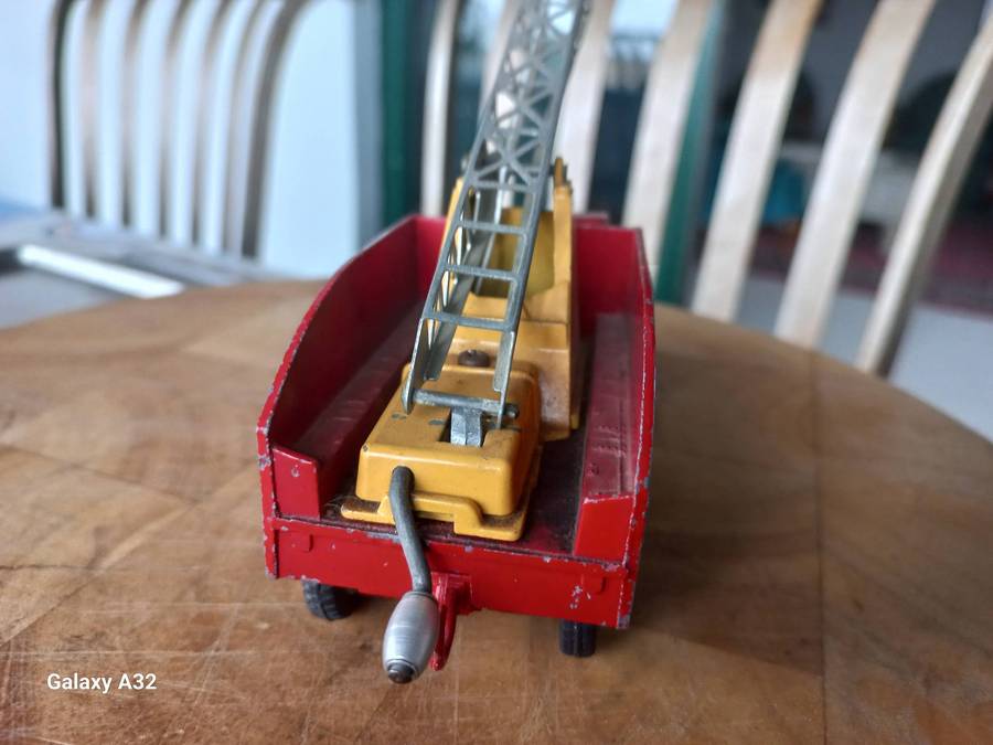 Corgi chipperfield circus crane truck